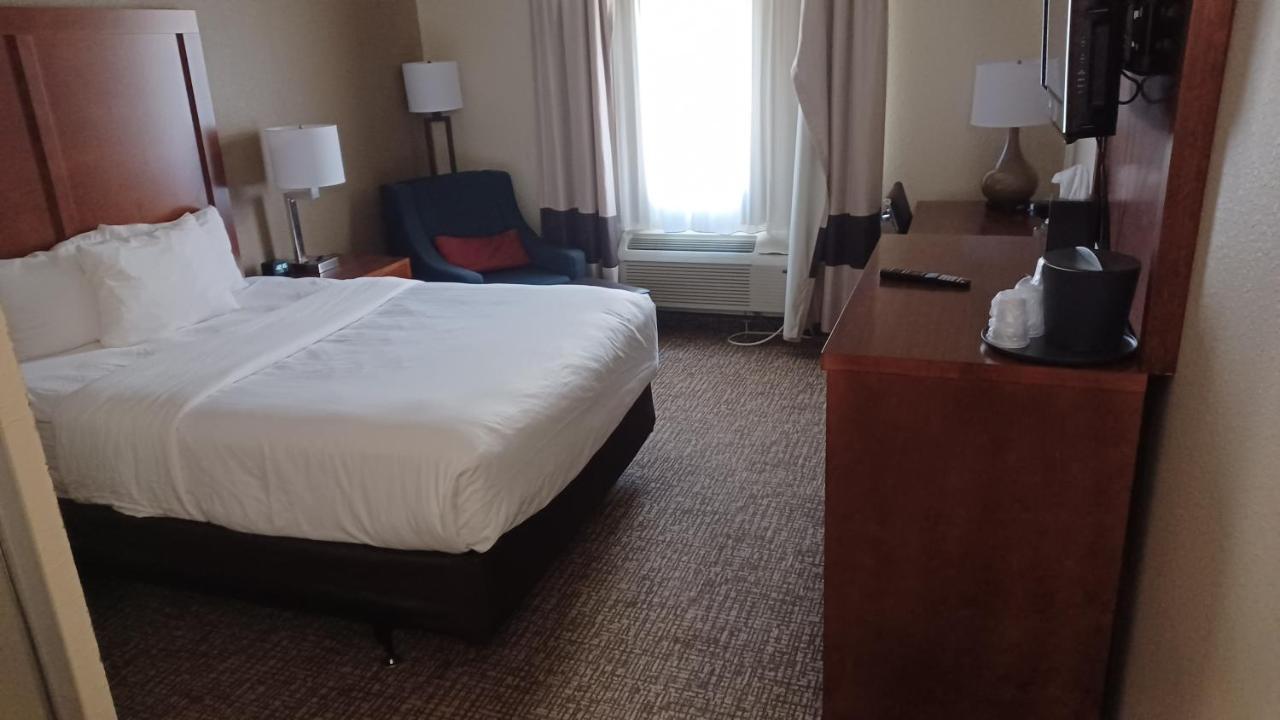 Hotel Wingate By Wyndham Pittsburgh New Stanton Exterior foto
